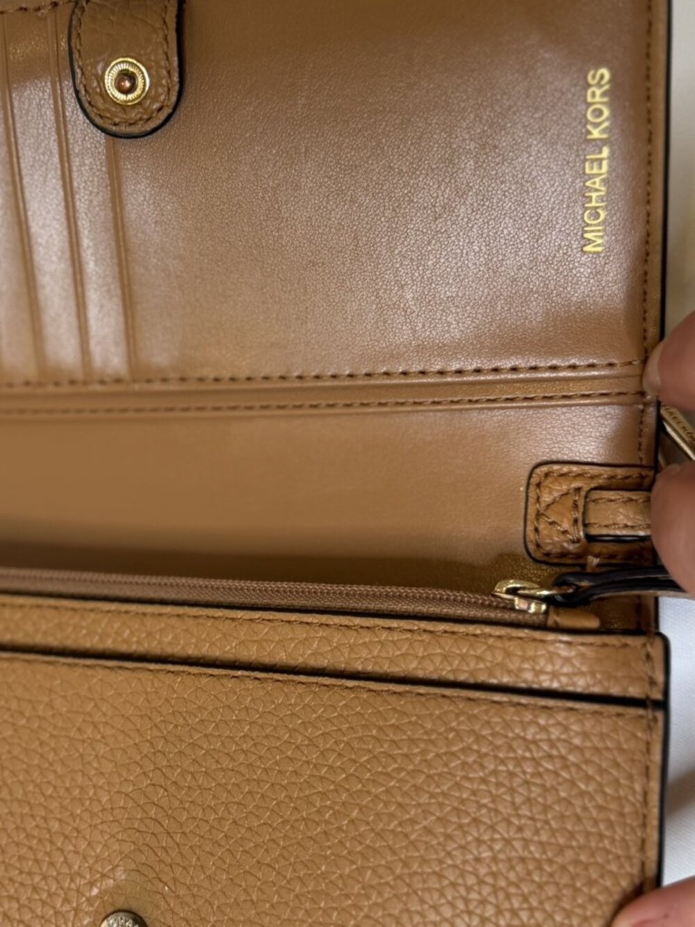 Michael Kors Pebbled Leather Wallet Crossbody โ Luggage Tan ๐ - Picture 4 of 8